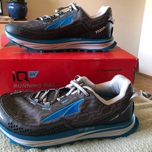 Altra Women’s Running Shoes size 8.5